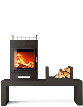 stufa di design della casa tedesca skantherm, modello archetyp, nella versione bassa con panca lunga